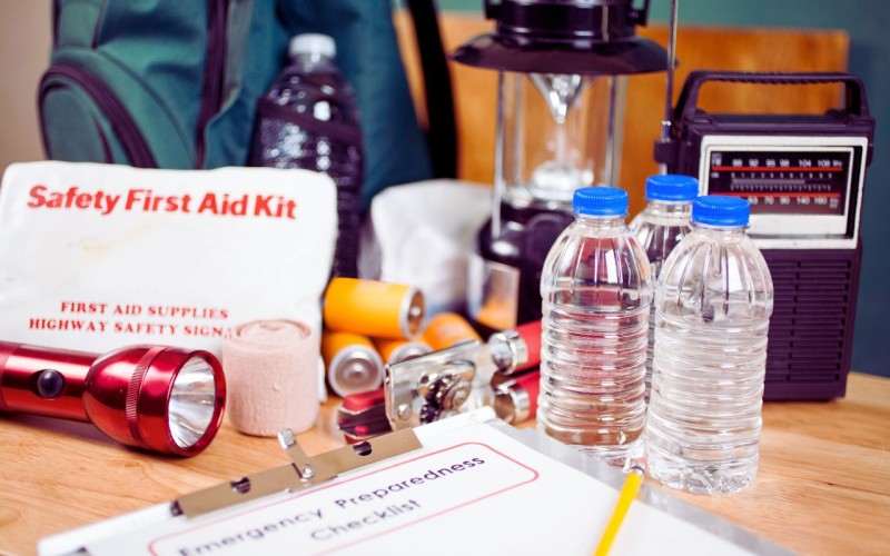 備蓄水以外の防災備蓄も一緒に考えて収納しよう