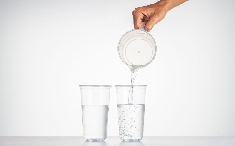 PFAS汚染のない心配なく水を飲むには？