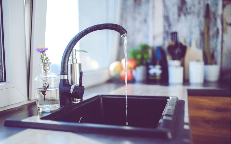 水道水の温度はどの位？冬と夏の違いや温度が変化する理由【地域別の平均温度調査】